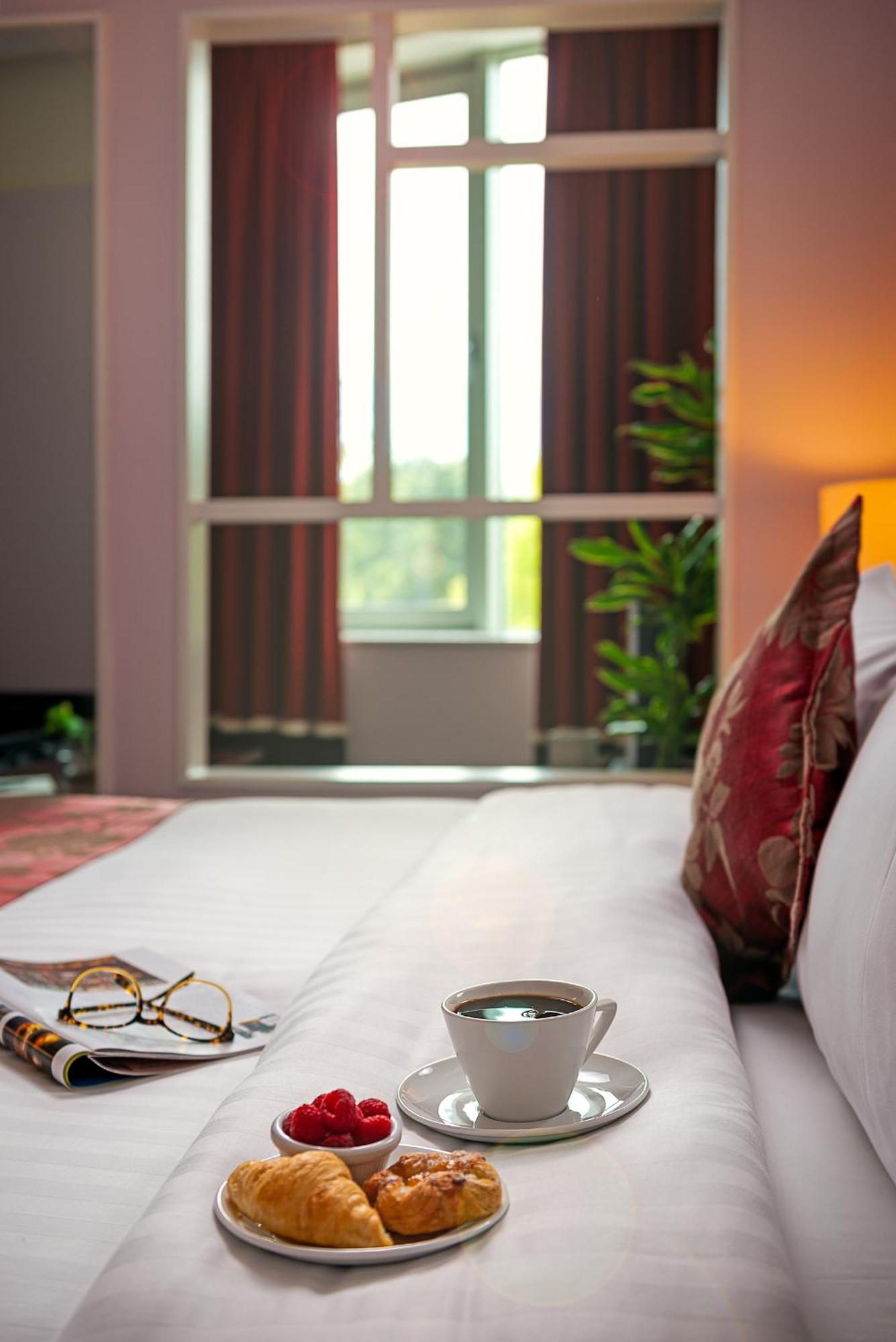 Carlton Hotel Blanchardstown Eksteriør billede